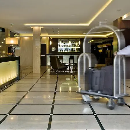 Turim Av. Liberdade מלון 4*