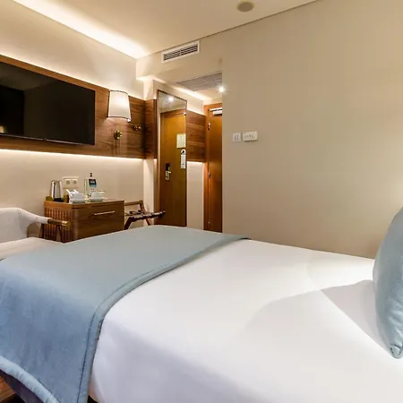 Turim Av. Liberdade Готель 4*