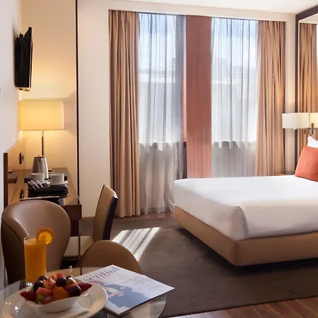Turim Av. Liberdade 4* ליסבון