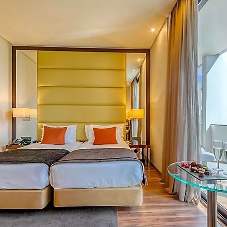 Turim Av. Liberdade מלון 4*