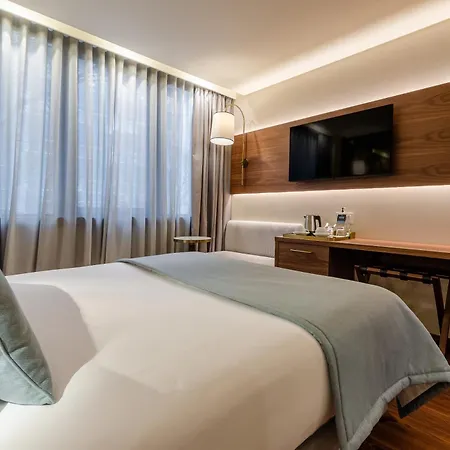 Turim Av. Liberdade מלון 4*