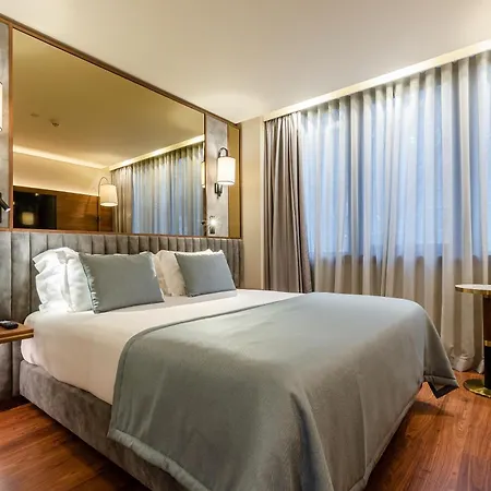 Turim Av. Liberdade 4* ליסבון